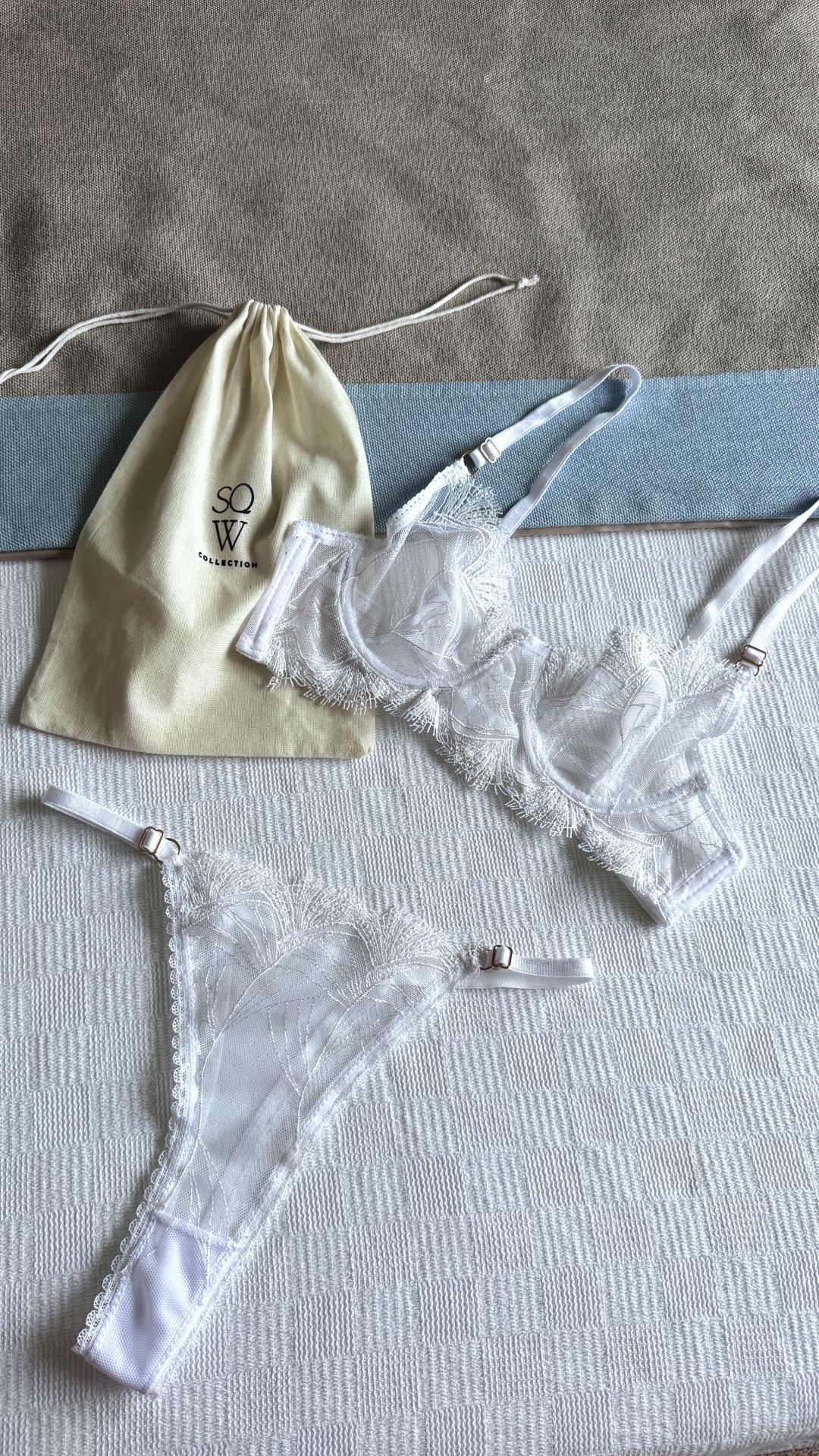 Kiri Beyaz İç Çamaşırı Takım