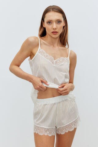 Lowri Beyaz Şortlu Transparan Pijama Takım