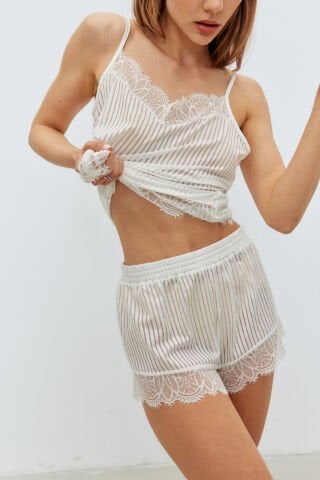 Lowri Beyaz Şortlu Transparan Pijama Takım