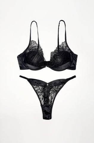 Helena Siyah Dantelli Süngerli İç Çamaşır Takım