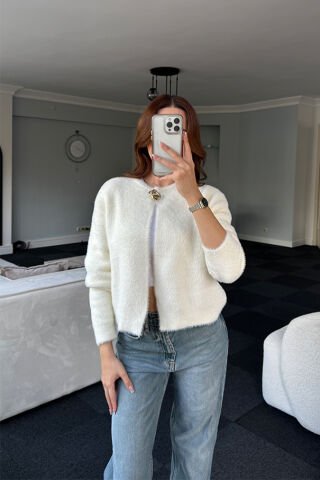 Bisiklet Yaka Uzun Kollu Gold Düğme Detaylı Yumuşak Ekru Tüylü Hırka