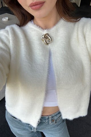 Bisiklet Yaka Uzun Kollu Gold Düğme Detaylı Yumuşak Ekru Tüylü Hırka