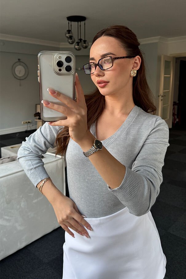 V Yaka Uzun Kollu Yumuşak Gri Basic Kazak