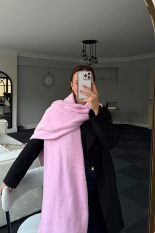 Yumuşak Pembe Tüylü Atkı