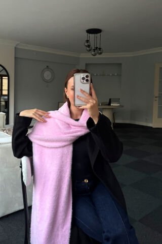 Yumuşak Pembe Tüylü Atkı