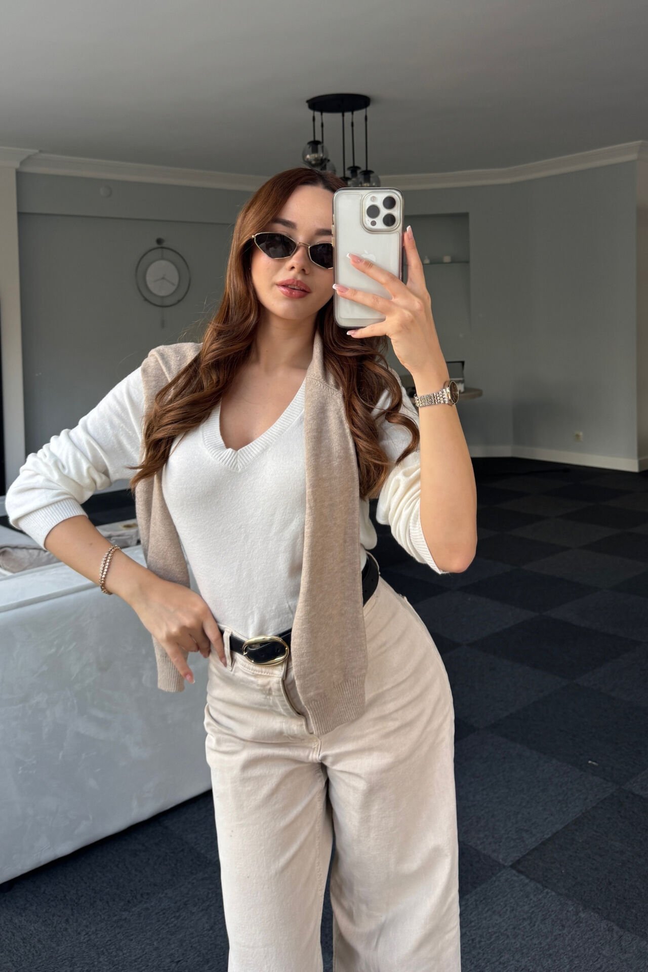 V Yaka Beyaz Basic Kazak