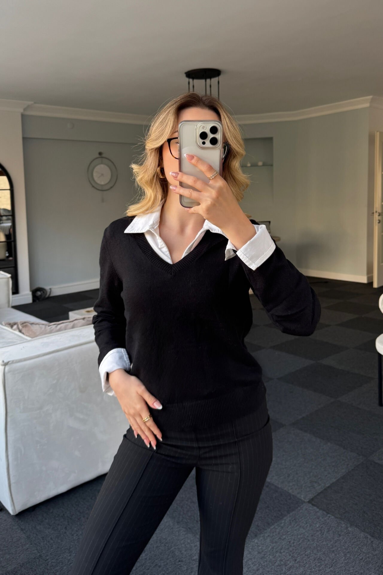 V Yaka Siyah Basic Kazak